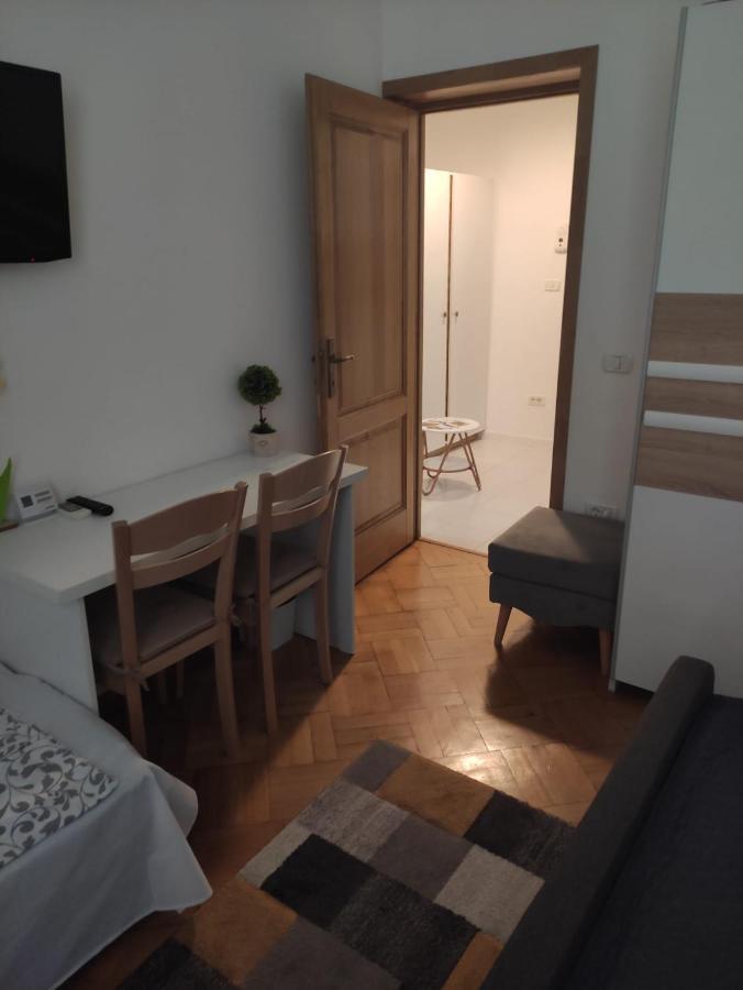 Nice Studio In Old Town Bucareste Exterior foto